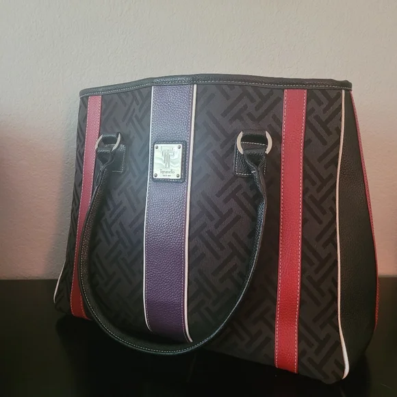 Tignanello Weekender travel Bag - Picture 2 of 14